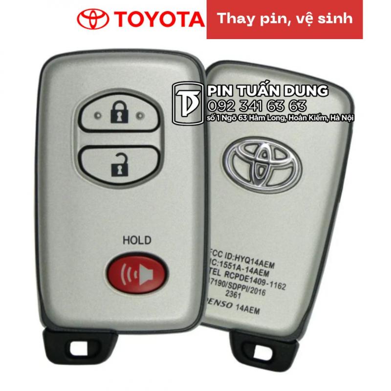 Thay pin chìa khóa xe ô tô Toyota Camry 3.5Q XLE